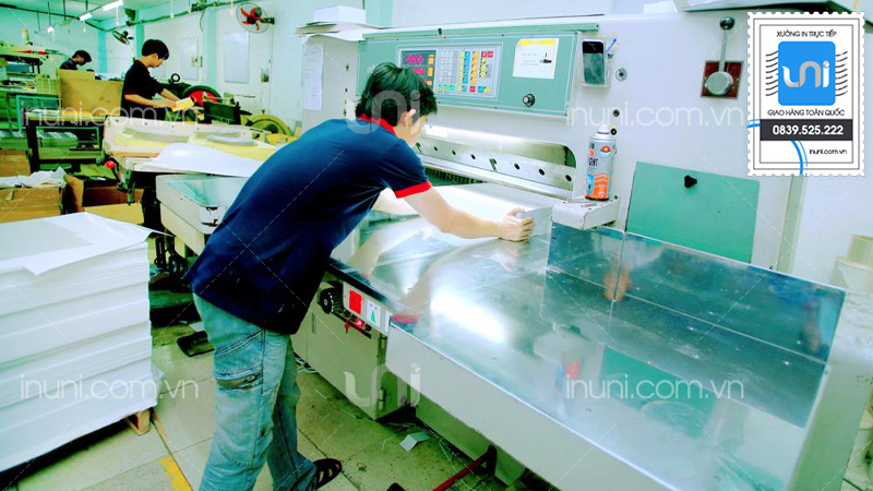 Quy trình thực hiện cắt xén thành phẩm tại UNI