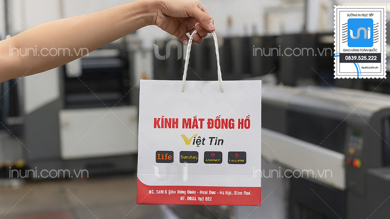 Mẫu túi giấy đựng đồng hồ thiết kế ấn tượng