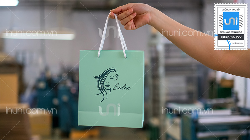 Nên in gì lên túi giấy để tối ưu hiệu quả truyền thông cho salon tóc?